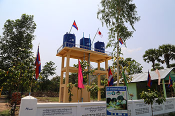 第１回「ワールドフード＋ふれ愛フェスタ」（ＷＦＦ）の収益金でカンボジア・シェムリアップ州のポイスマッチ村に簡易水道を建設：簡易水道給水タンク